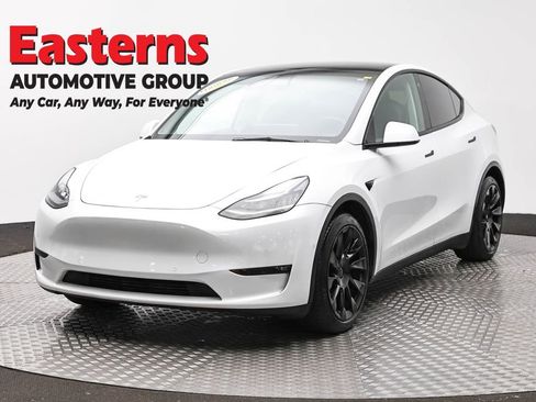 Used 2022 Tesla Model Y Long Range image 1