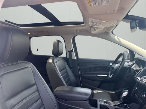 Used 2019 Ford Escape Titanium AWD/4WD image 20