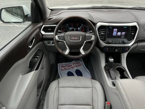 Used 2017 GMC Acadia SLT w/ LPO, Floor Liner Package AWD/4WD image 32