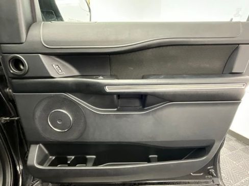 Used 2019 Ford Expedition Max XLT image 13