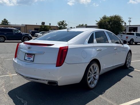 Used 2017 Cadillac XTS Luxury FWD image 3