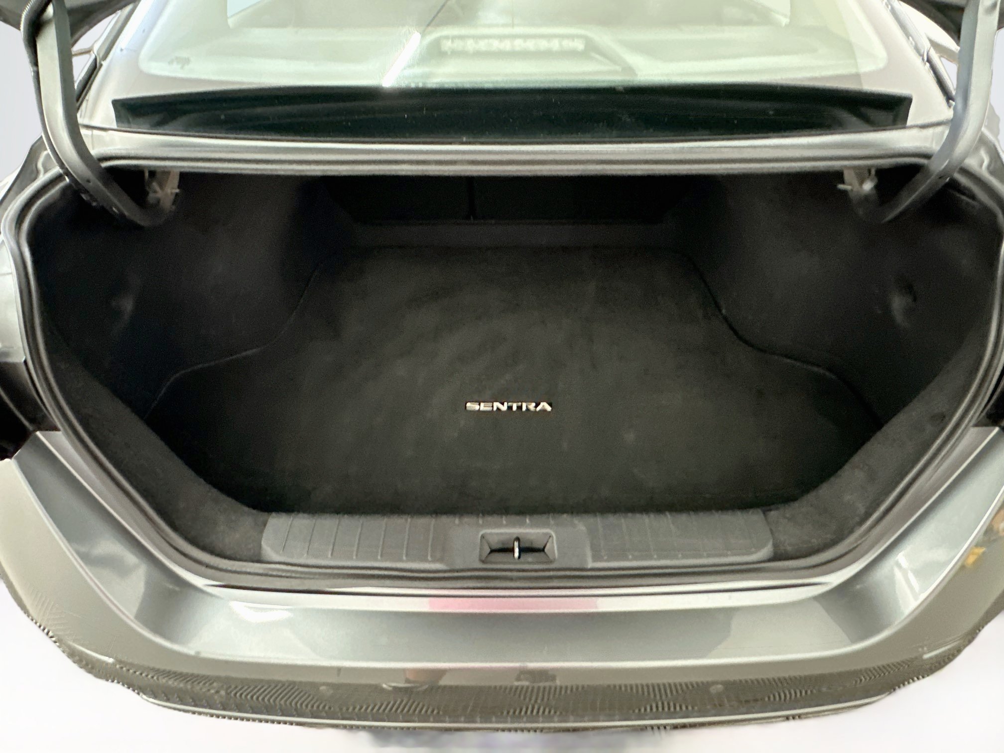 Used 2025 Nissan Sentra SV FWD image 29