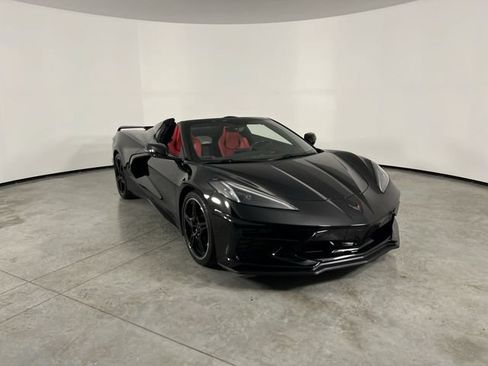Used 2023 Chevrolet Corvette Stingray Preferred Conv w/ Z51 Performance Package RWD image 2