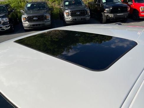 Used 2013 Dodge Challenger R/T RWD image 8