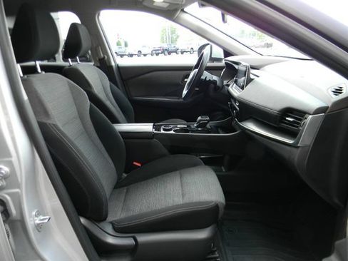 Used 2023 Nissan Rogue SV AWD/4WD image 23