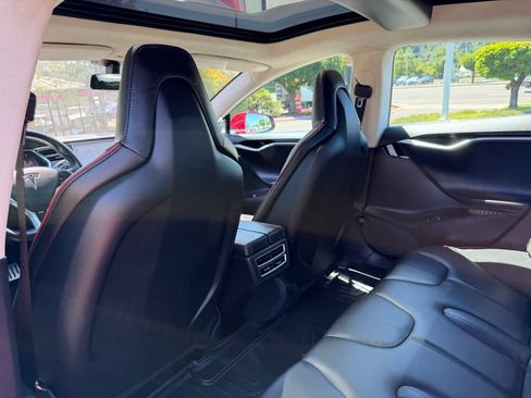 Used 2013 Tesla Model S Performance RWD image 30