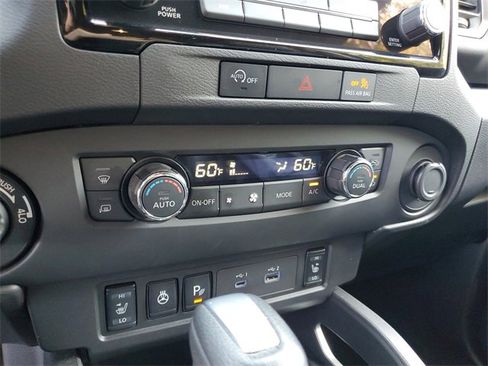 Used 2024 Nissan Frontier SL w/ Technology Package image 23