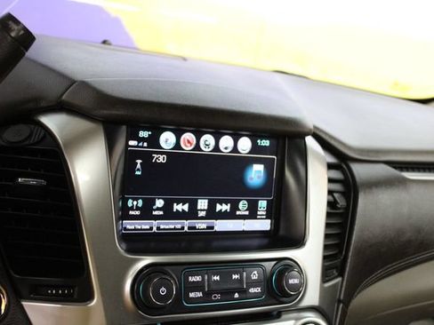 Used 2020 Chevrolet Suburban Premier AWD/4WD image 18