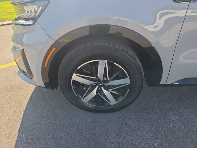 Certified 2023 Kia Sorento EX FWD image 11
