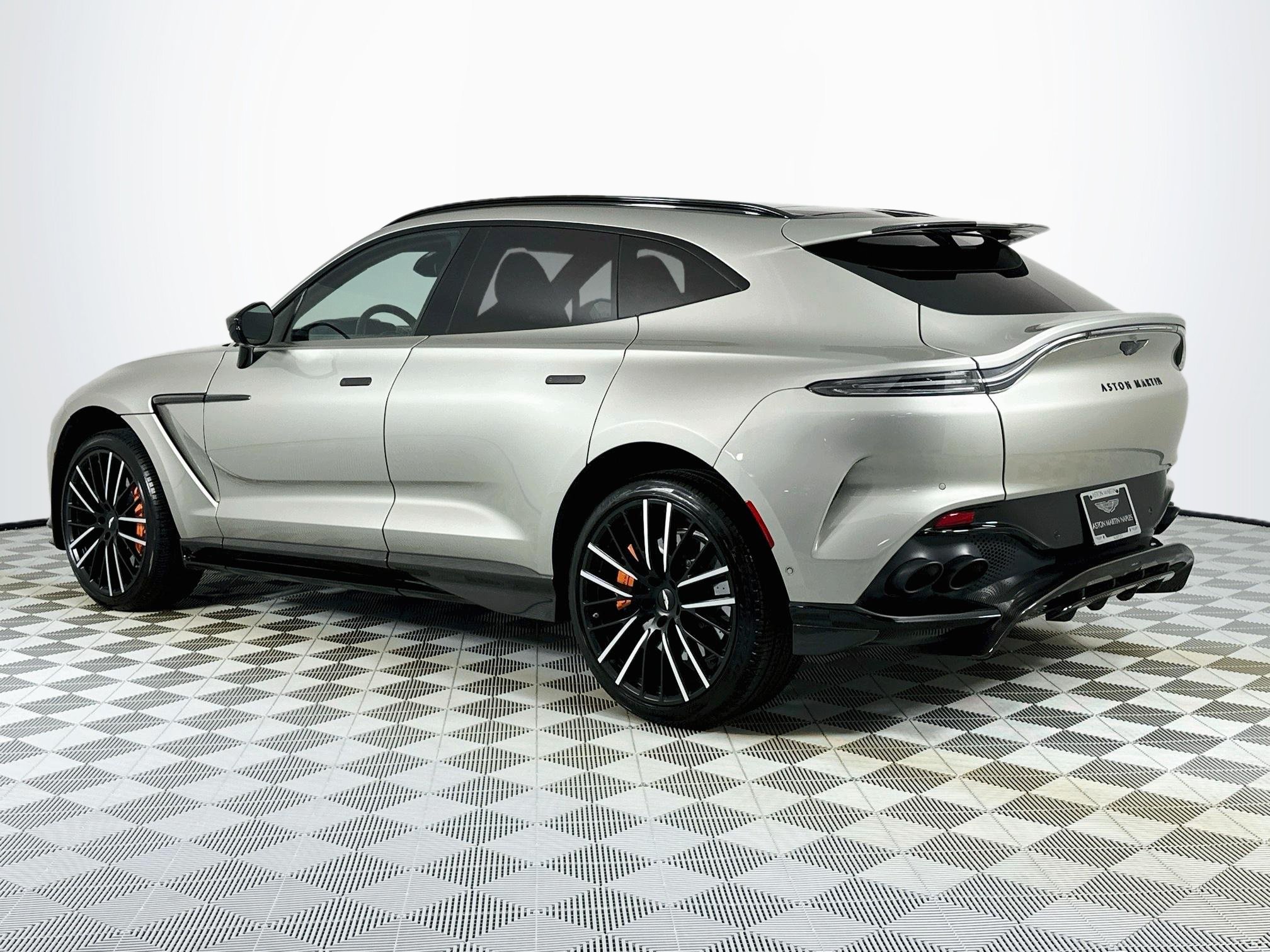 Used 2023 Aston Martin DBX 707 AWD/4WD image 2
