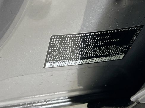 Used 2022 Volkswagen Tiguan SE image 29