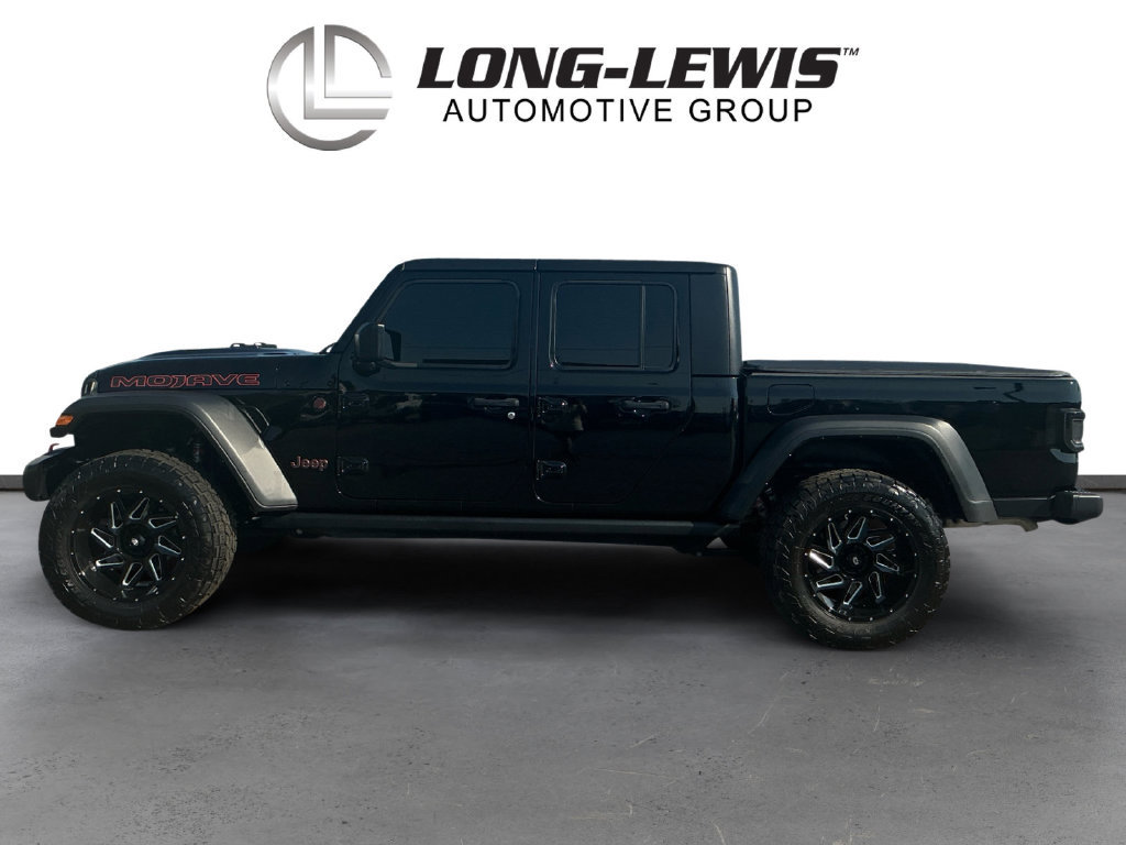 Used 2024 Jeep Gladiator Mojave AWD/4WD image 2