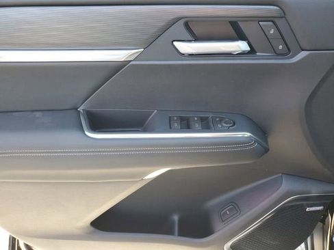 New 2026 GMC Acadia Elevation image 17