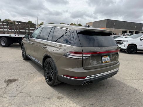 Used 2025 Lincoln Aviator Reserve w/ Equipment Group 201A AWD/4WD image 3