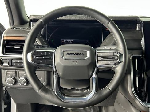 Used 2025 GMC Yukon XL Denali AWD/4WD image 26