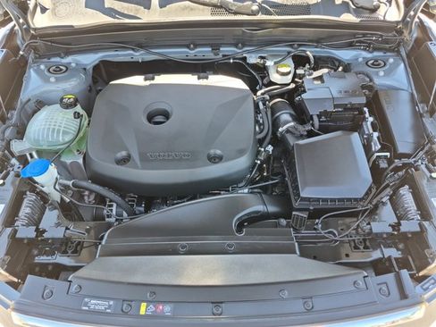 Used 2020 Volvo XC40 T5 Momentum AWD/4WD image 23