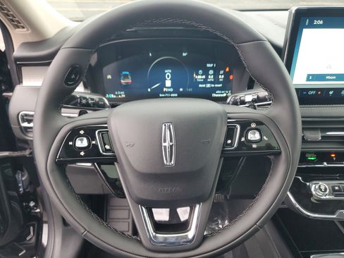 New 2026 Lincoln Corsair Premiere image 16