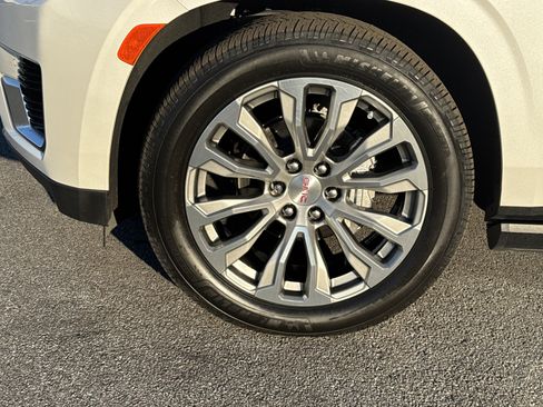 Used 2021 GMC Yukon Denali w/ Denali Ultimate Package image 13