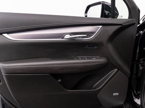 New 2025 Cadillac XT6 Luxury image 16