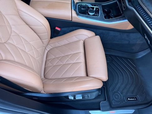 Used 2024 BMW X5 xDrive40i w/ Premium Package image 12