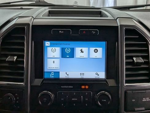 Used 2017 Ford F250 XLT w/ XLT Premium Package AWD/4WD image 29