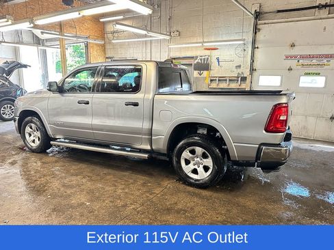 Used 2025 RAM 1500 Big Horn AWD/4WD image 5