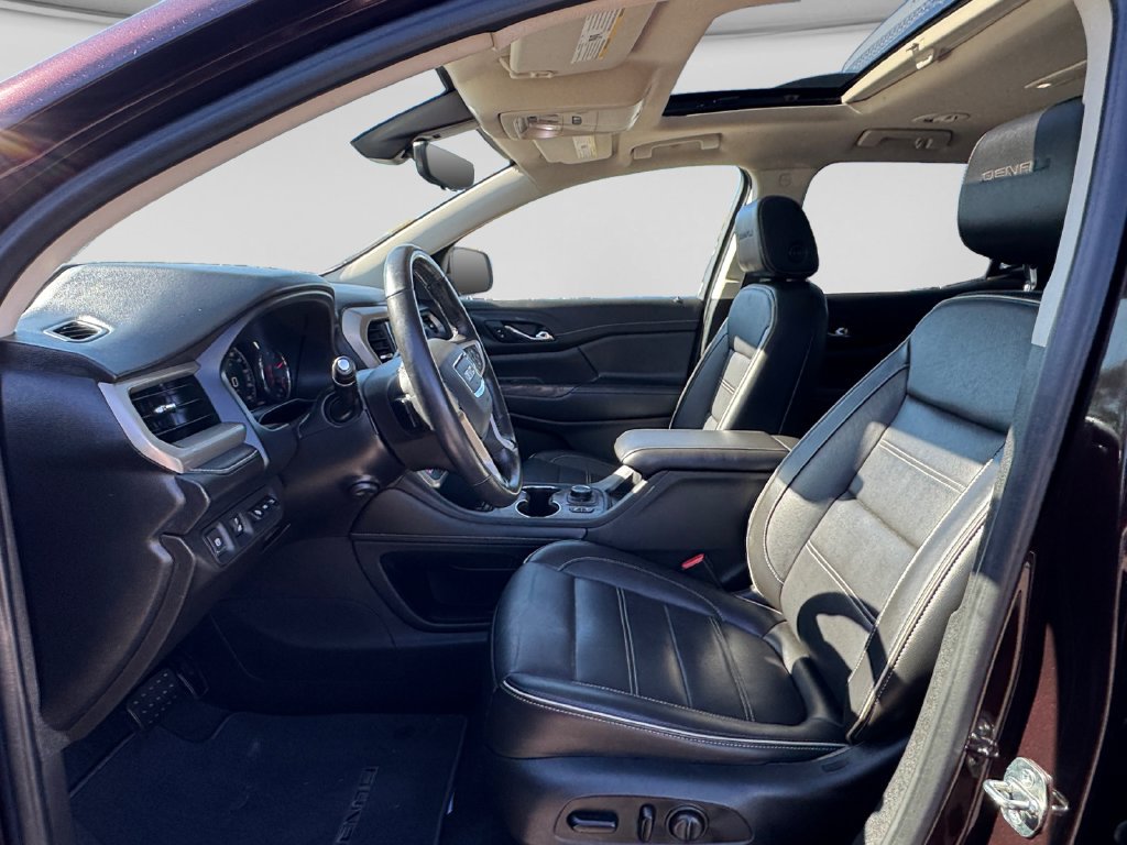 Used 2020 GMC Acadia Denali w/ Denali Ultimate Package AWD/4WD image 19