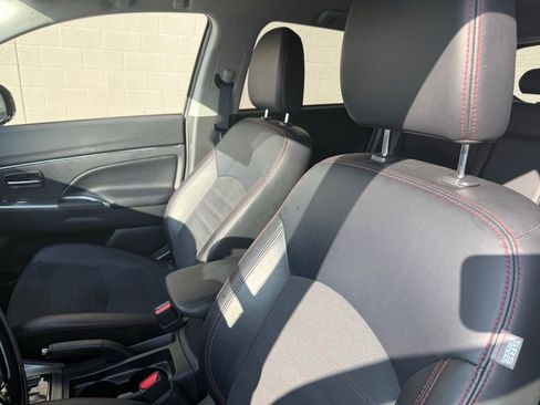 Used 2024 Mitsubishi Outlander Sport SE image 18