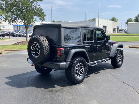 Used 2025 Jeep Wrangler Unlimited Rubicon AWD/4WD image 10