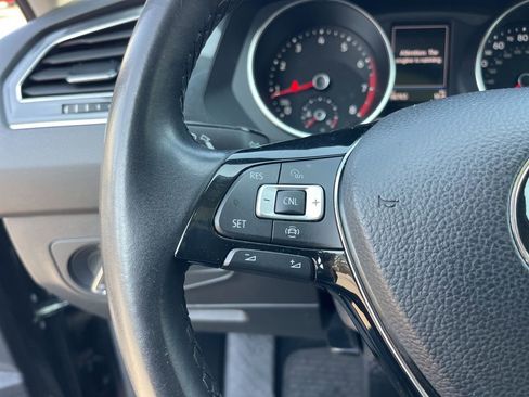 Used 2019 Volkswagen Tiguan SE w/ Panoramic Sunroof Package image 16