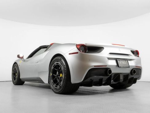 Used 2018 Ferrari 488 Spider image 19