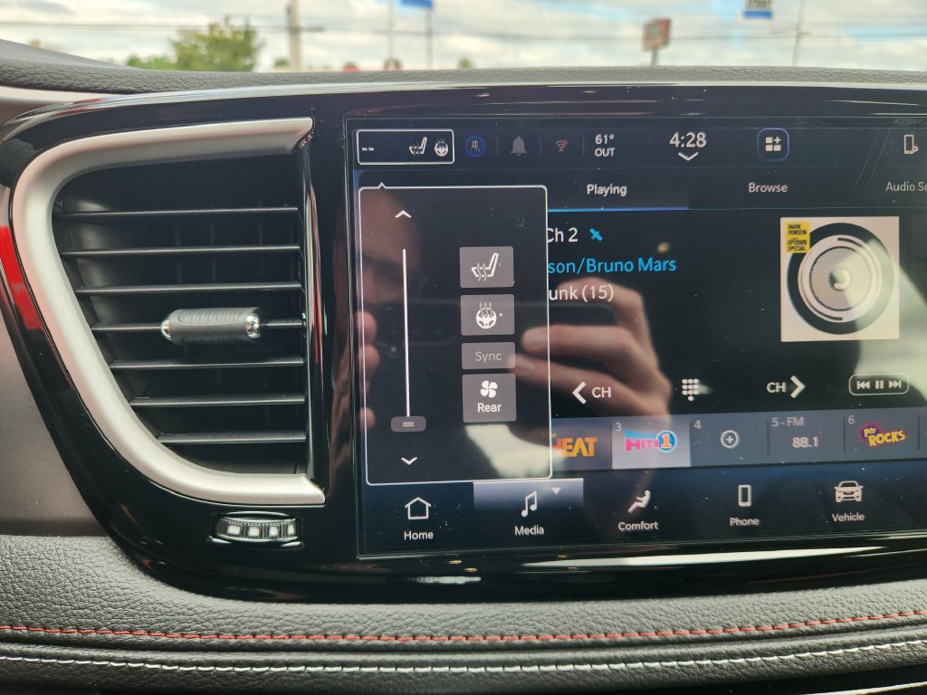 New 2027 Chrysler Pacifica Select FWD image 31