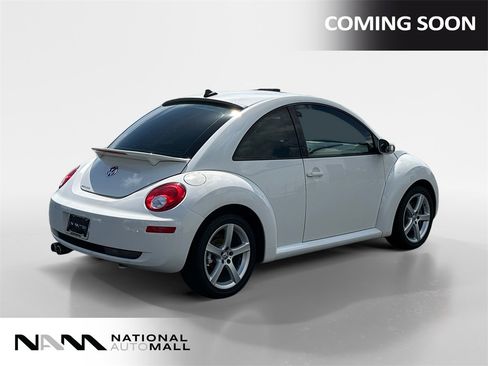 Used 2009 Volkswagen Beetle S image 5