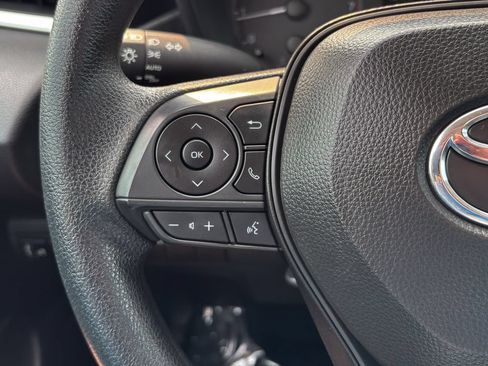 Used 2025 Toyota Corolla LE FWD image 24
