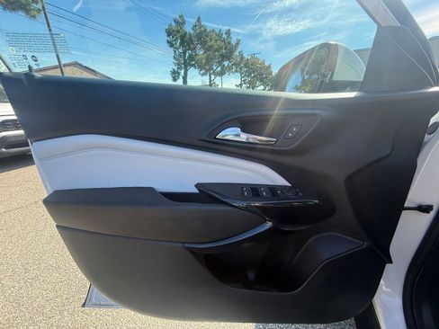 Used 2025 Chevrolet Trax LT image 18