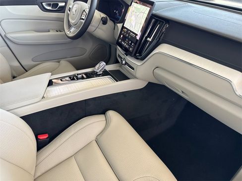 New 2026 Volvo XC60 B5 Ultra image 15