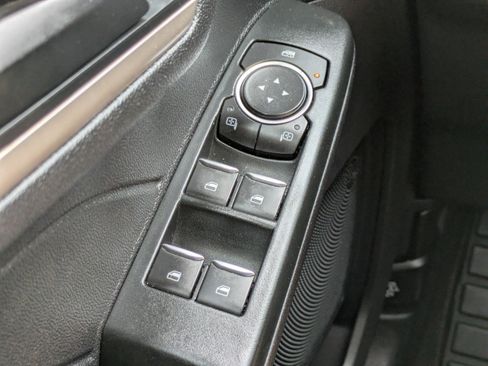Used 2022 Ford Escape SE FWD image 19
