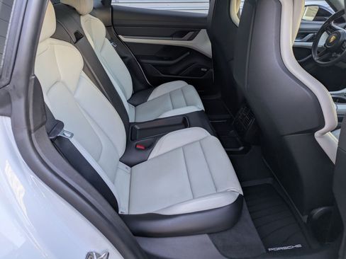 Used 2021 Porsche Taycan Turbo image 33