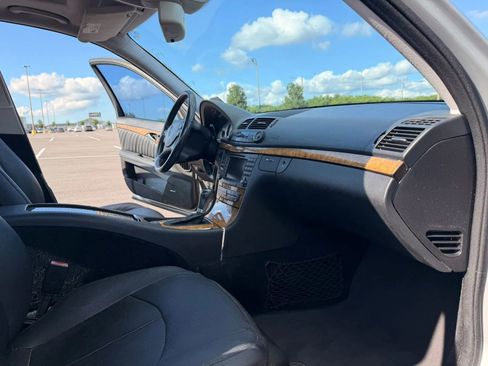 Used 2007 Mercedes-Benz E 550 Sedan image 14