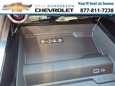 New 2026 Chevrolet Suburban High Country image 32