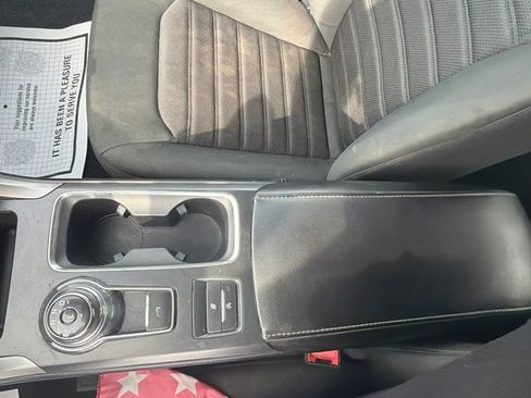 Used 2020 Ford Fusion SE FWD image 23