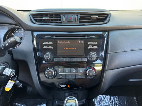 Used 2017 Nissan Rogue S AWD/4WD image 21