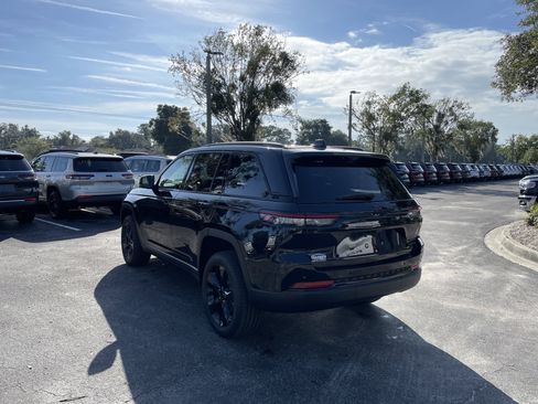 New 2025 Jeep Grand Cherokee Limited w/ Luxury Tech Group II image 5