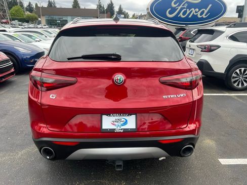 Used 2019 Alfa Romeo Stelvio Ti Sport w/ Quick Order Package 22S Sport AWD/4WD image 8