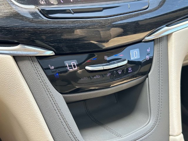 Used 2020 Cadillac XT6 Premium Luxury AWD/4WD image 34