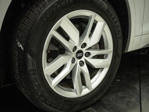 Used 2022 Audi Q5 2.0T Premium w/ Convenience Package AWD/4WD image 3