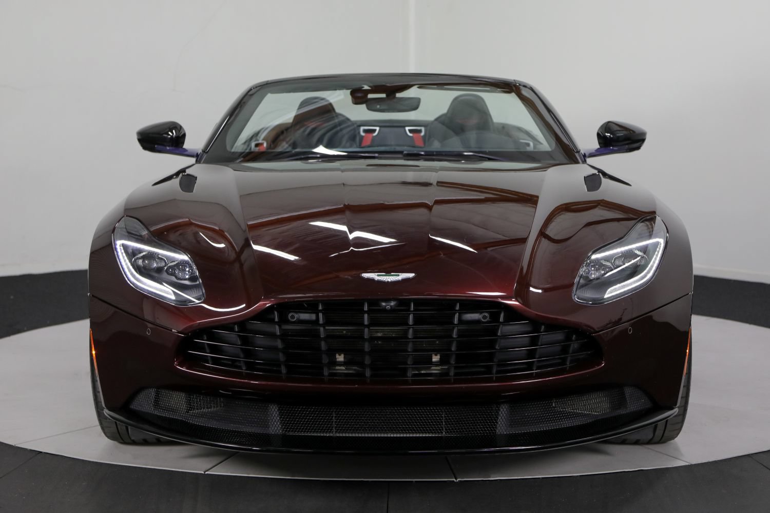 Used 2019 Aston Martin DB11 Volante RWD image 10