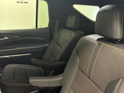 Used 2025 Chevrolet Traverse High Country image 22