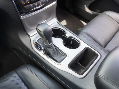 Used 2020 Jeep Grand Cherokee Limited w/ Luxury Group II RWD image 20