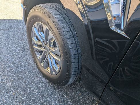 Used 2024 Ford F150 Lariat w/ FX4 Off-Road Package image 6